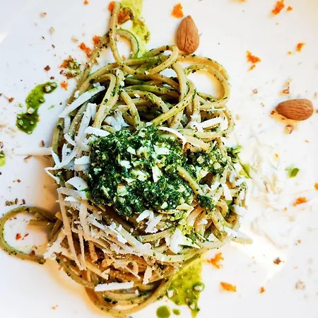 Hotel Hirondelle Vegana 3*