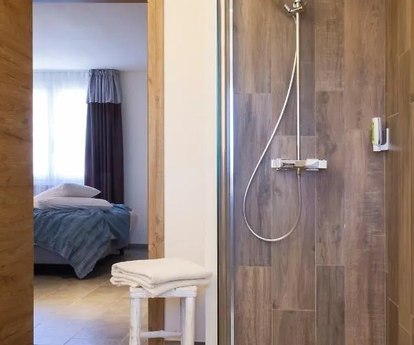 Hirondelle Vegana 3*