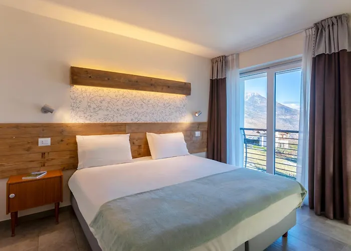 Hirondelle Vegana 3*